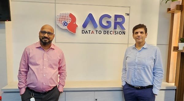 From left to right: Suyog Keluskar, President of Consumer Insights - AGR and Rishikesh Deshpande, CEO of AGR