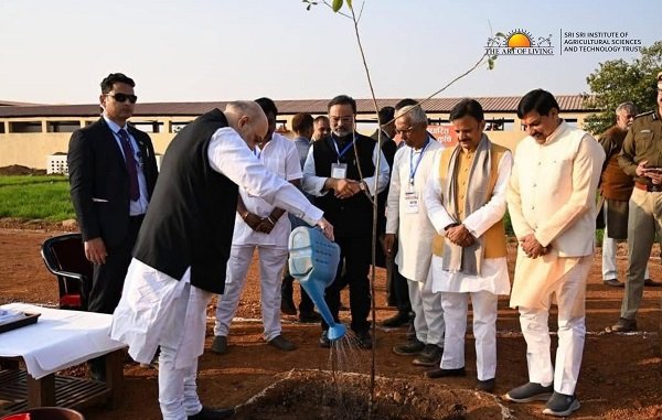 Gurudev Sri Sri Ravi Shankar's AOL-SSIAST Rewa Model Farm Project Strengthens Natural Farming in Madhya Pradesh